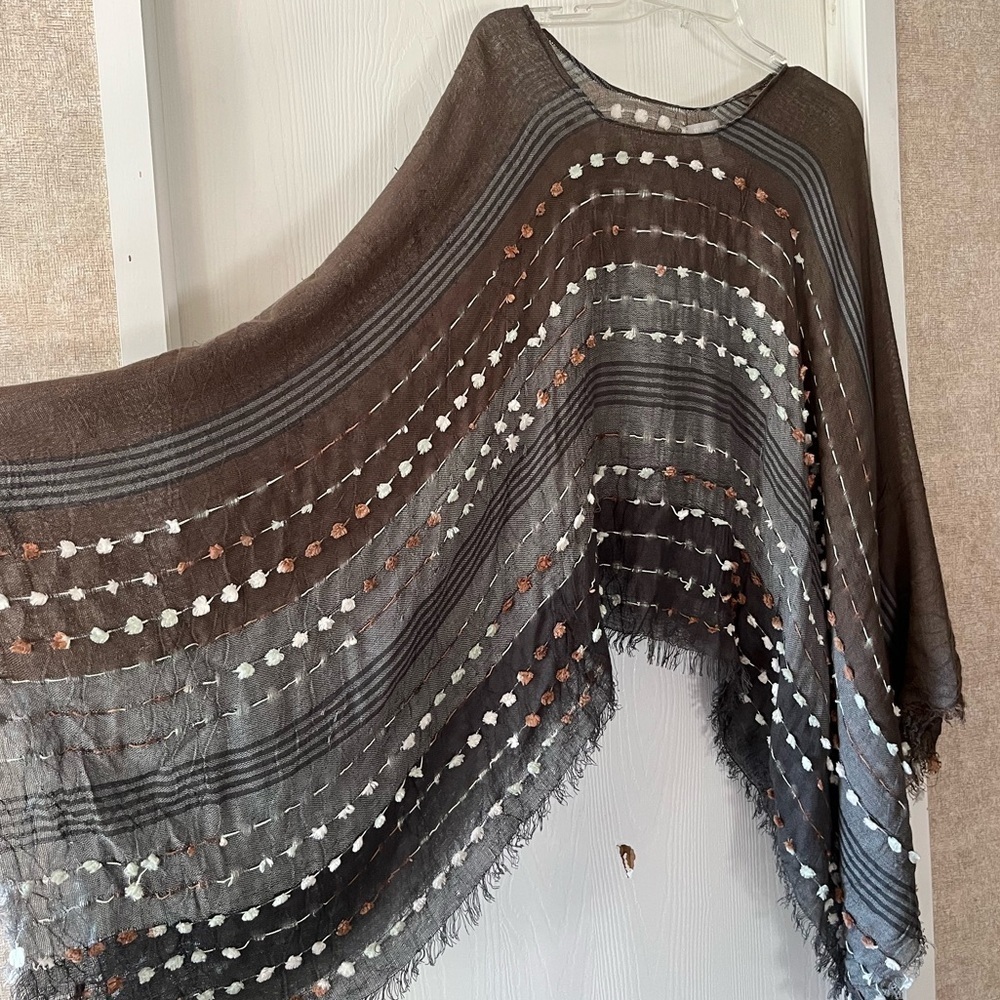 Demdaco Puff Textured Poncho - Picture 5 of 8